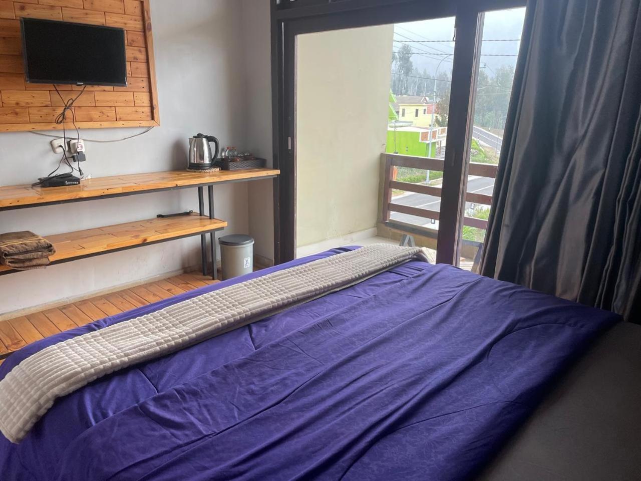 Bromo Semesta Guesthouse 프로볼링고 외부 사진